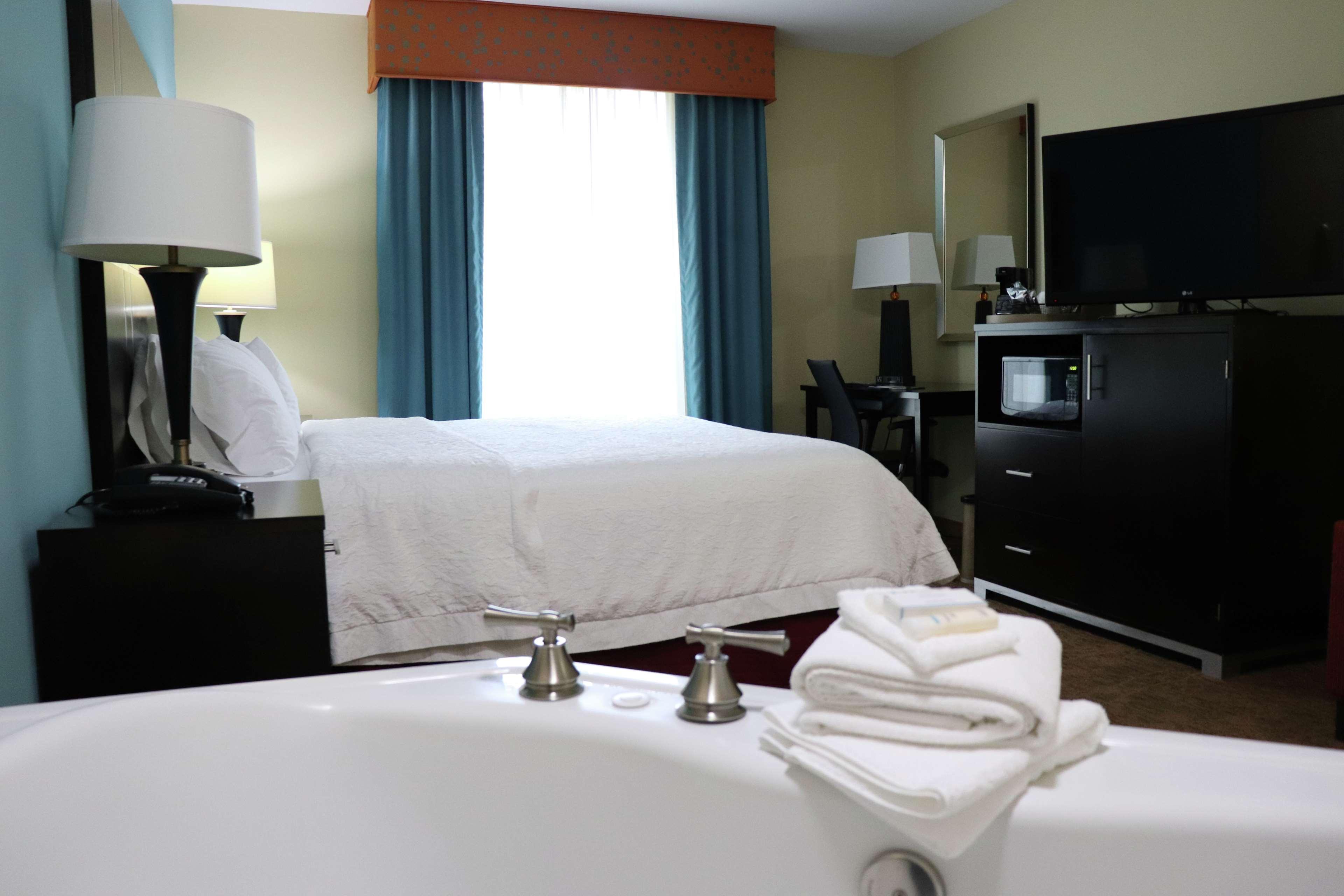 Hampton Inn Austin Oak Hill Экстерьер фото